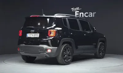Jeep Renegade 2023, 7111 км, за 17499.36 USD