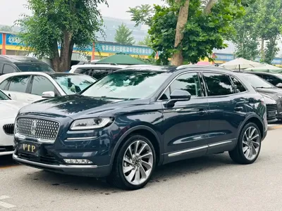 Lincoln Nautilus · 2023 год