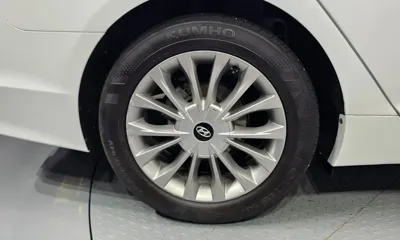Hyundai Sonata 2015, 123795 км, за 5844.11 USD