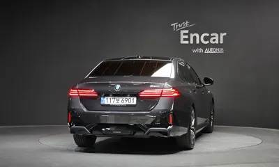 BMW 5-Series 2024, 11098 км, за 40977.22 USD