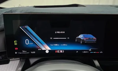 BMW 5-Series 2024, 11098 км, за 40958.5 USD - фото 8