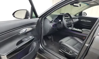Genesis GV70 2023, 32462 км, за 32711.5 USD - фото 10