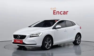 Volvo V40 · 2017 год