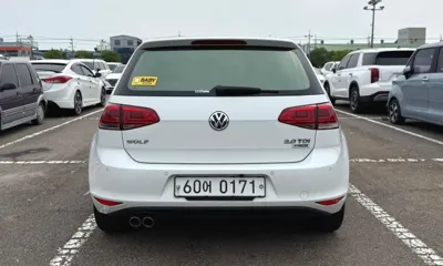 Volkswagen Golf 2016, 119617 км, за 8458.68 USD