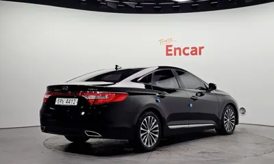 Hyundai Grandeur 2014, 153208 км, за 3931.99 USD