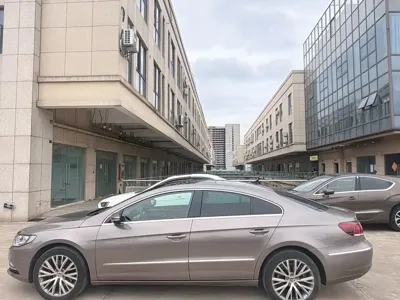 Volkswagen CC 2013, 130000 км, за 4839.94 USD