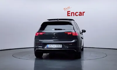 Volkswagen Golf 2025, 6475 км, за 24377.55 USD