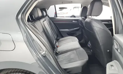 Volkswagen Golf 2025, 6475 км, за 24377.55 USD - фото 12