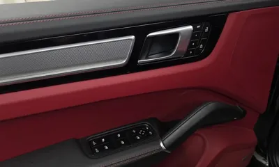 Porsche Cayenne 2023, 36998 км, за 71661.28 USD - фото 24