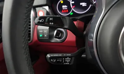 Porsche Cayenne 2023, 36998 км, за 71661.28 USD - фото 28