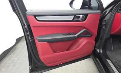 Porsche Cayenne 2023, 36998 км, за 71661.28 USD - фото 30