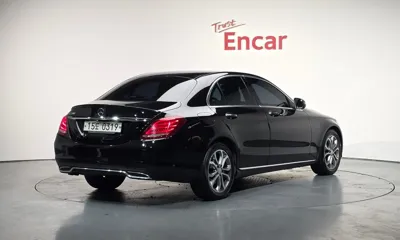 Mercedes-Benz C-Class 2017, 85022 км, за 10264.89 USD