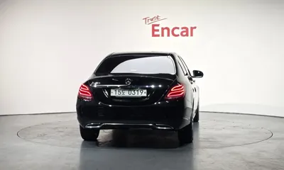 Mercedes-Benz C-Class 2017, 85022 км, за 10264.89 USD