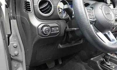 Jeep Wrangler 2023, 27141 км, за 33959.52 USD - фото 13