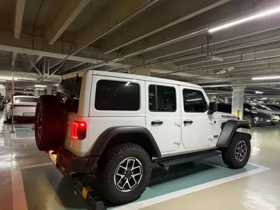 Jeep Wrangler 2024, 19000 км, за 44854.69 USD