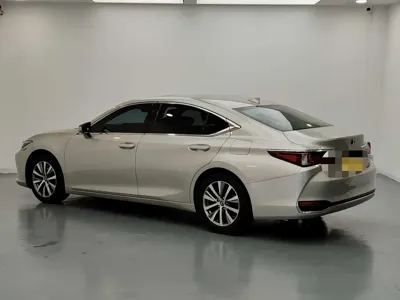 Lexus ES 2019, 147000 км, за 17651.64 USD