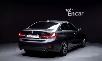 BMW 3-Series 2022, 89289 км, за 17669.46 USD