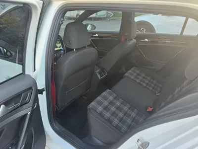 Volkswagen Golf 2016, 111000 км, за 10744.28 USD - фото 8