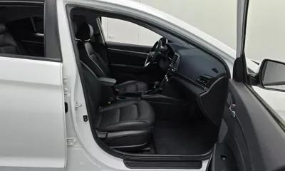 Hyundai Avante 2020, 44118 км, за 9846.4 USD - фото 11
