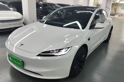 Tesla Model 3 · 2025 год