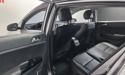 Kia Sportage 2016, 118728 км, за 8060.79 USD - фото 17