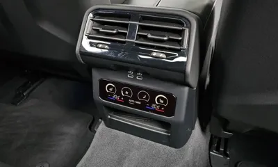 BMW M5 2026, 4057 км, за 132938.91 USD - фото 33