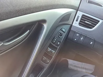Hyundai Avante 2015, 115200 км, за 4561.08 USD - фото 15
