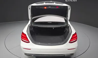 Mercedes-Benz E-Class 2019, 119930 км, за 17120.58 USD - фото 20