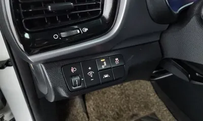 Kia Stonic 2018, 63926 км, за 6830.76 USD - фото 29