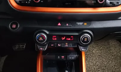 Kia Stonic 2018, 63926 км, за 6830.76 USD - фото 31