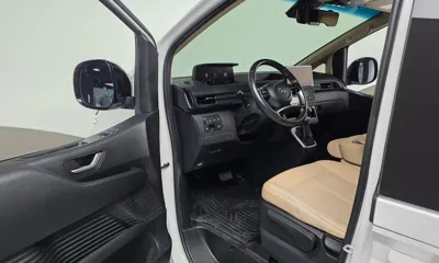 Hyundai Staria 2022, 96146 км, за 17125.73 USD - фото 10