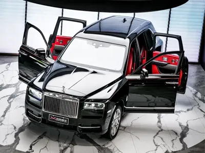 Rolls-Royce Cullinan 2021, 9800 км, за 700104.14 USD
