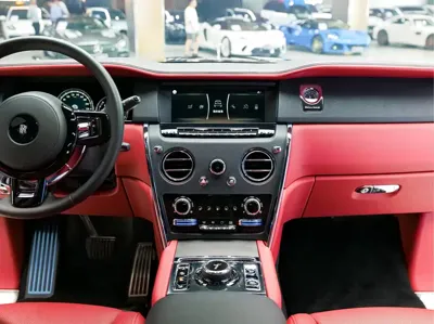 Rolls-Royce Cullinan 2021, 9800 км, за 700104.14 USD - фото 13