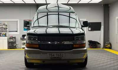 Chevrolet Express Van 2004, 108000 км, за 9518.18 USD