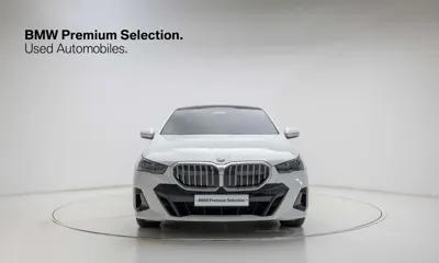 BMW 5-Series 2024, 33792 км, за 35447.03 USD