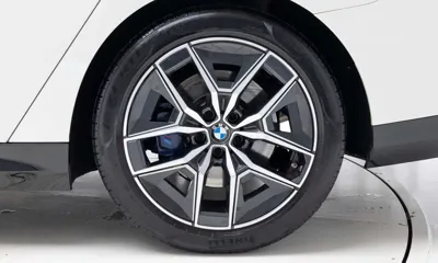 BMW 5-Series 2024, 33792 км, за 35447.03 USD