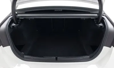 BMW 5-Series 2024, 33792 км, за 35447.03 USD - фото 7