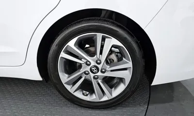 Hyundai Avante 2018, 105202 км, за 6830.61 USD - фото 5