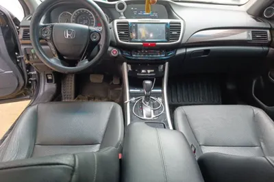 Honda Accord 2016, 118000 км, за 9284 USD - фото 9