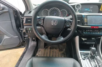 Honda Accord 2016, 118000 км, за 9284 USD - фото 10