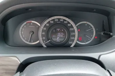 Honda Accord 2016, 118000 км, за 9284 USD - фото 11