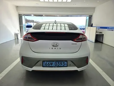 Hyundai Ioniq 2017, 98765 км, за 7144.25 USD - фото 6