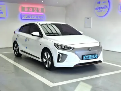 Hyundai Ioniq 2017, 98765 км, за 7144.25 USD - фото 9