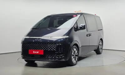 Hyundai Staria · 2023 год