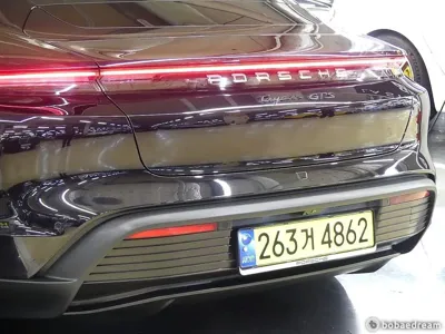 Porsche Taycan 2023, 31000 км, за 64986.22 USD - фото 20