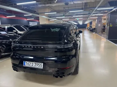 Porsche Cayenne 2024, 25288 км, за 75461.95 USD