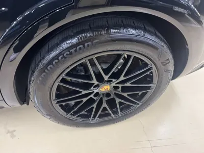 Porsche Cayenne 2024, 25288 км, за 75461.95 USD