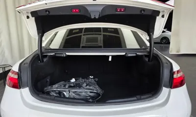 Mercedes-Benz E-Class 2019, 85114 км, за 16988.38 USD - фото 20