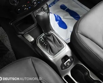 Jeep Renegade 2022, 37800 км, за 14310.1 USD - фото 9