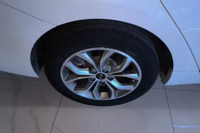 Geely Auto Emgrand GT 2016, 45100 км, за 5610 USD - фото 16